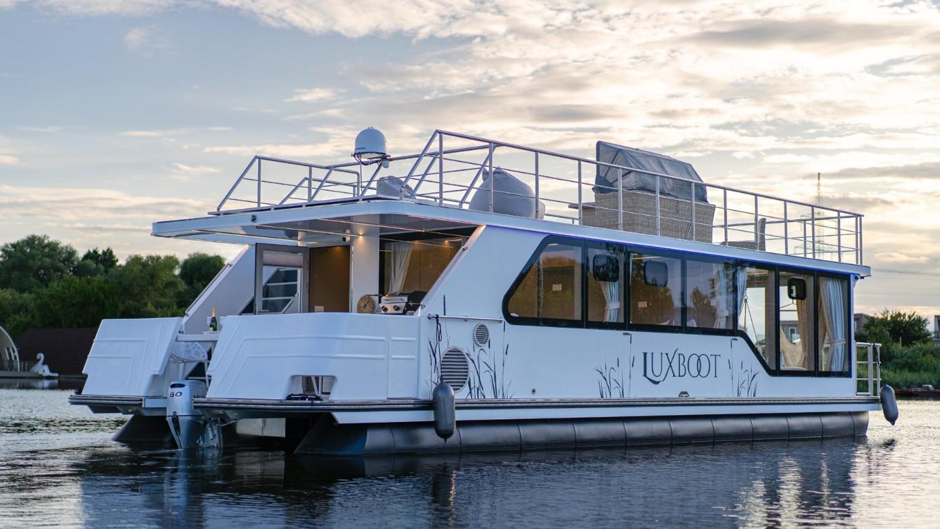 Hotel Lieblingsplatz Parey - Schwimmendes Living Luxboot Exterior foto